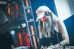 仿网易云播放器：带声音可切换歌曲的播放器