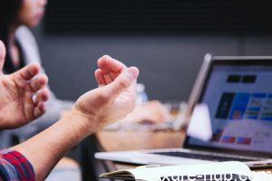 产品经理如何处理定制需求？